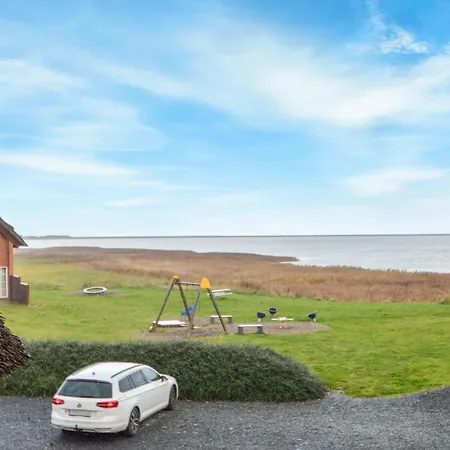 3 Bedroom Pet Friendly In Romo Bolilmark