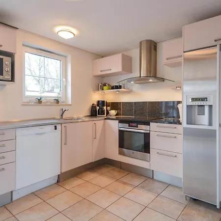 3 Bedroom Pet Friendly In Romo Holiday home *